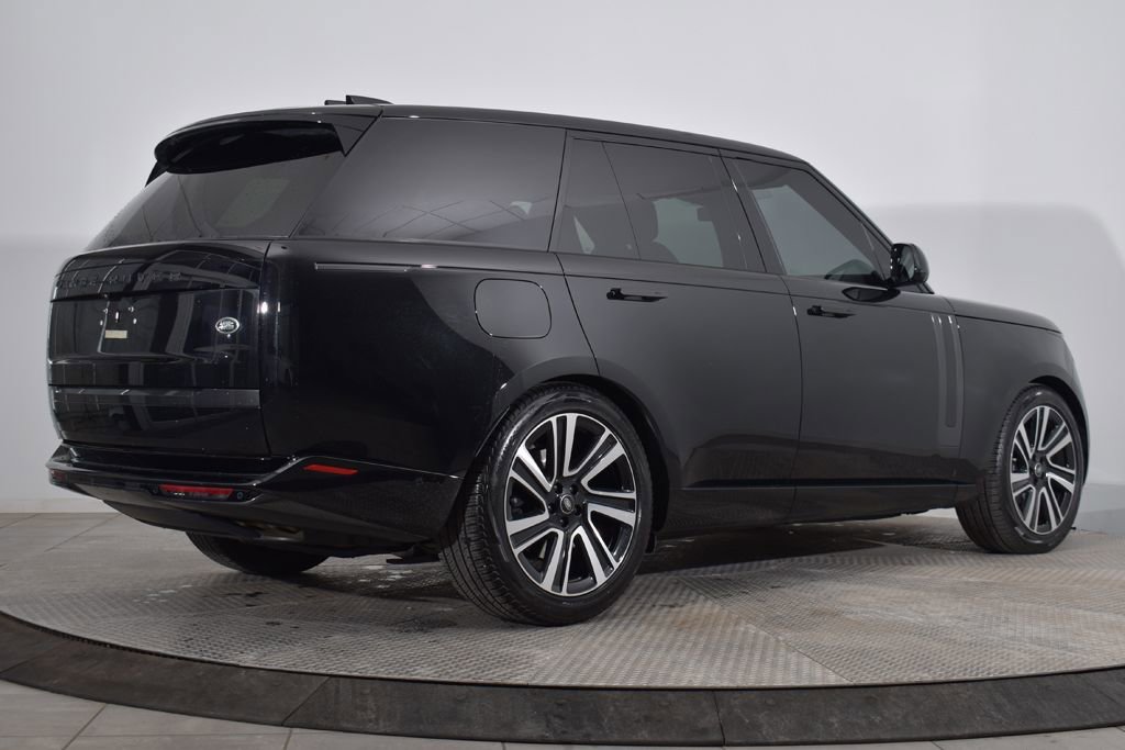 Used 2023 Land Rover Range Rover SE image 7