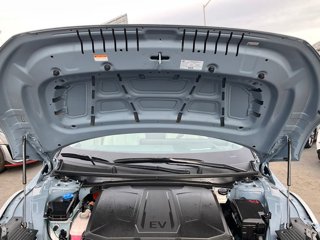 Used 2025 Hyundai Ioniq 5 Limited image 13