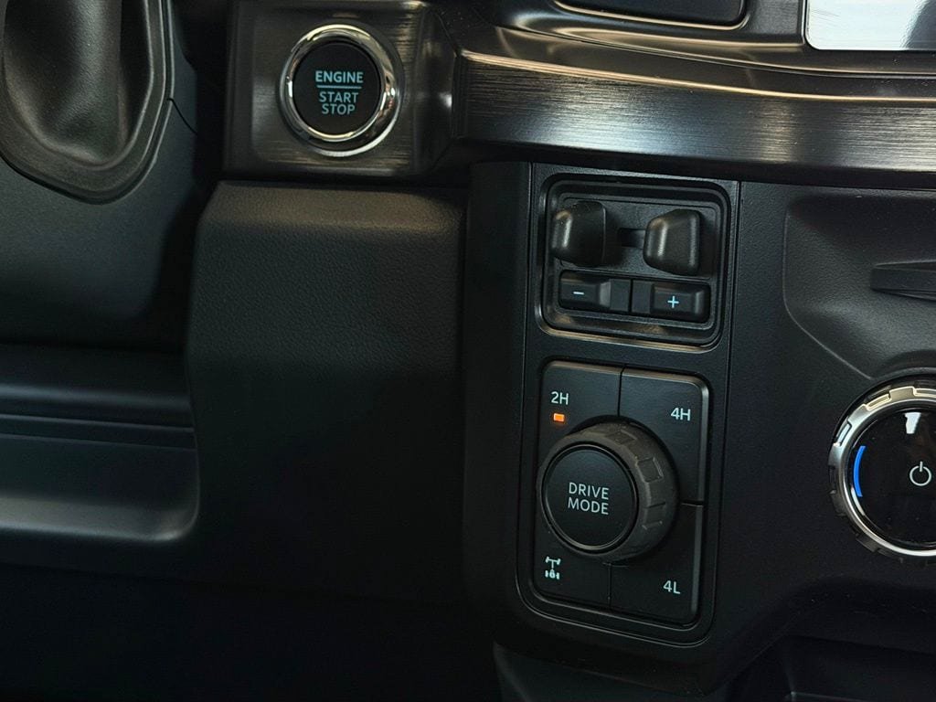 New 2026 Ford F250 Lariat w/ FX4 Off-Road Package AWD/4WD image 17