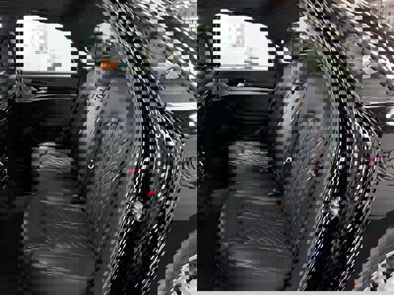 Used 2014 Audi S8 image 43