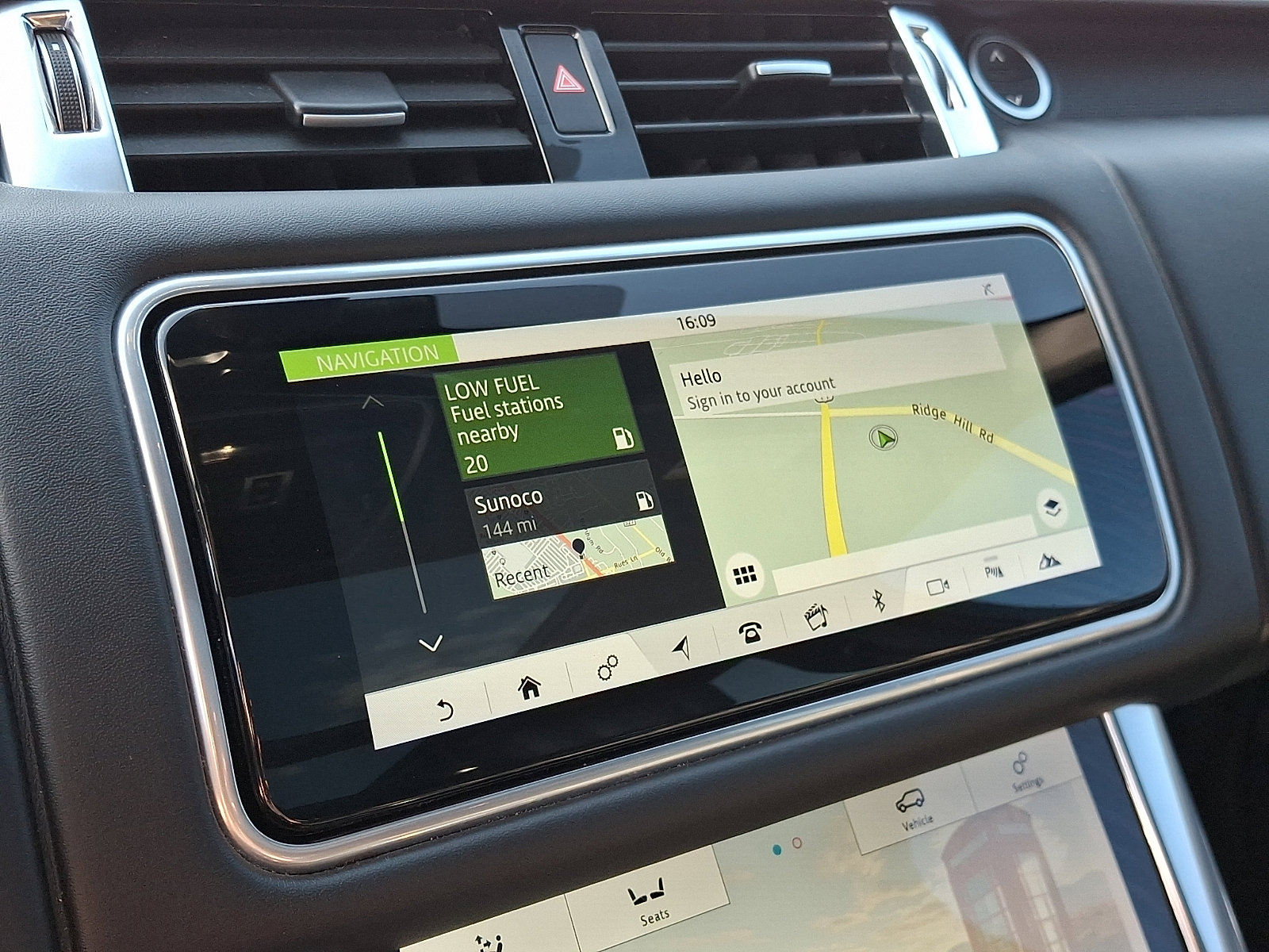 Used 2022 Land Rover Range Rover Sport HST image 17