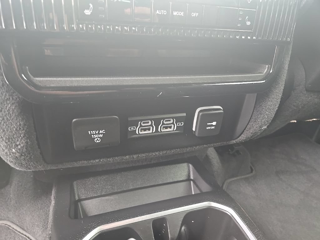 Used 2024 Jeep Wagoneer Series III AWD/4WD image 26