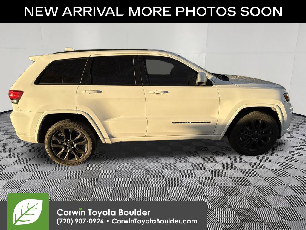 Used 2020 Jeep Grand Cherokee Altitude AWD/4WD image 9