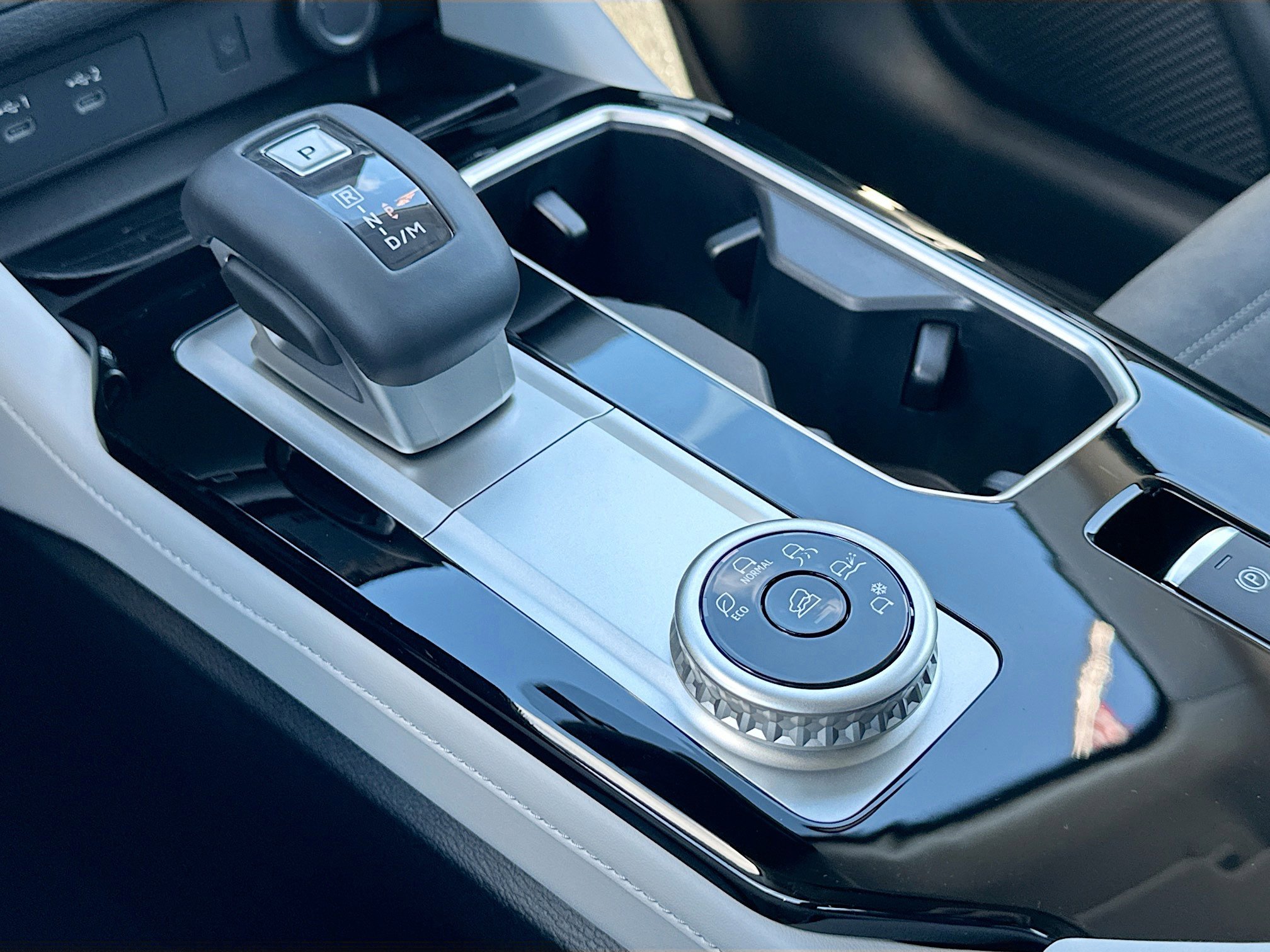 New 2025 Mitsubishi Outlander SE image 12