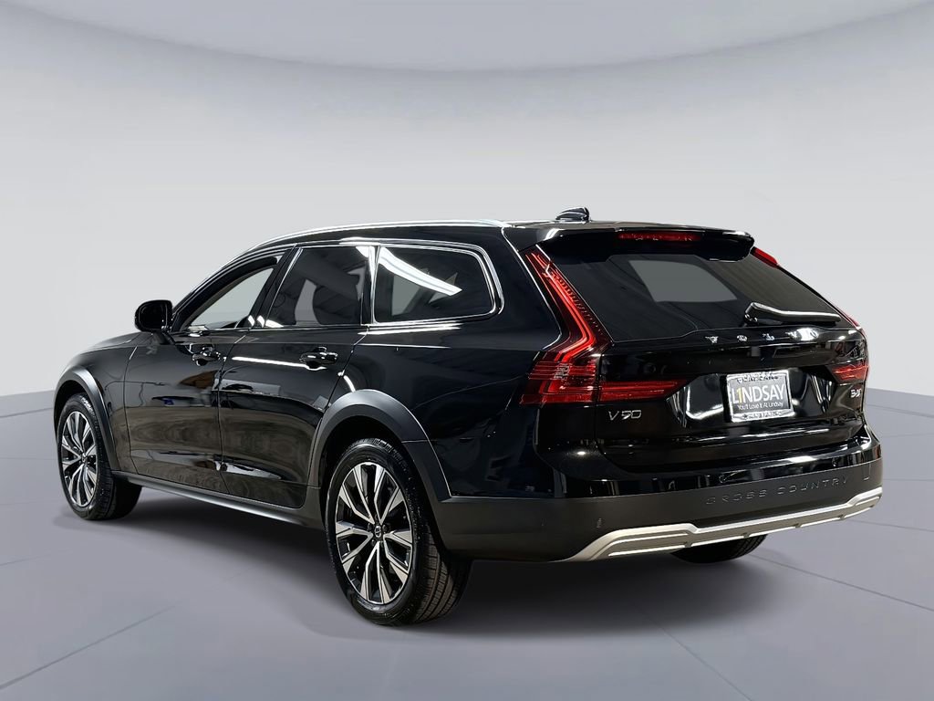 Used 2024 Volvo V90 B6 Cross Country Plus AWD/4WD image 12