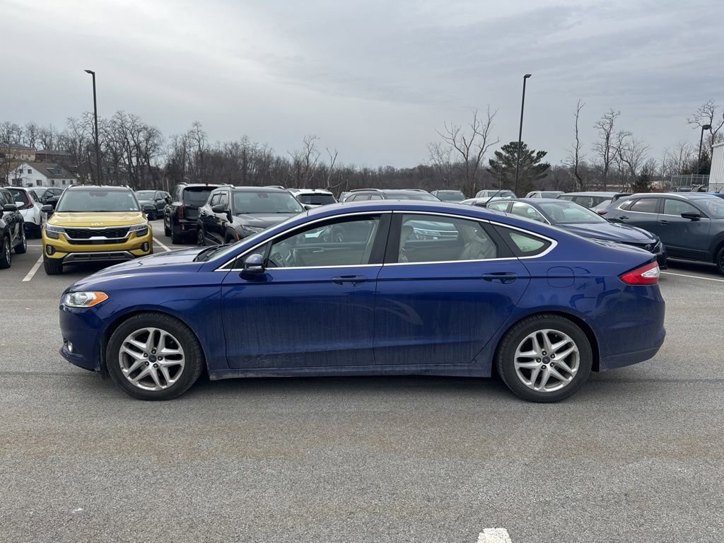Used 2015 Ford Fusion SE w/ Equipment Group 202A FWD image 4