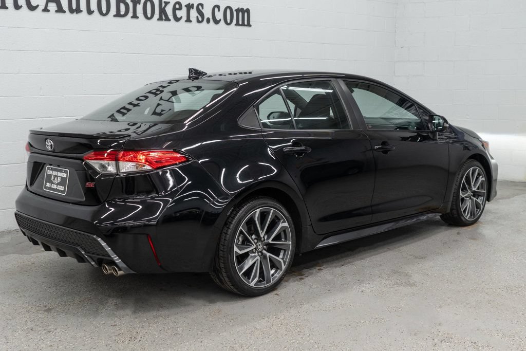 Used 2021 Toyota Corolla SE FWD image 36