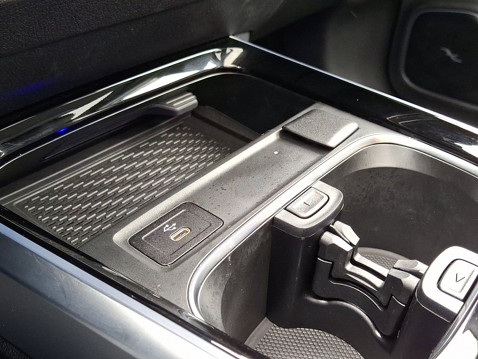 Certified 2025 Mercedes-Benz GLB 250 4MATIC image 24