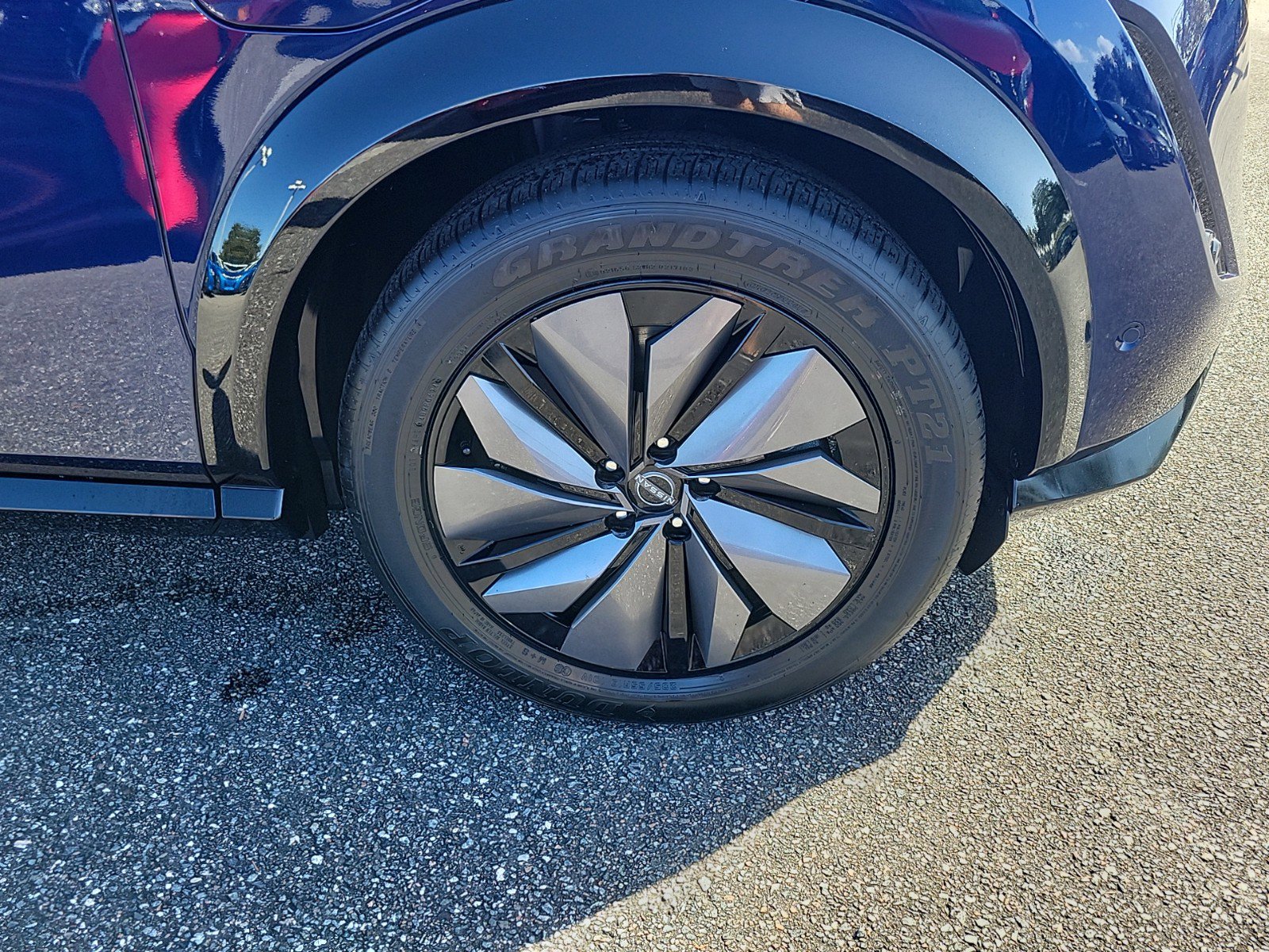 New 2024 Nissan Ariya AWD image 4