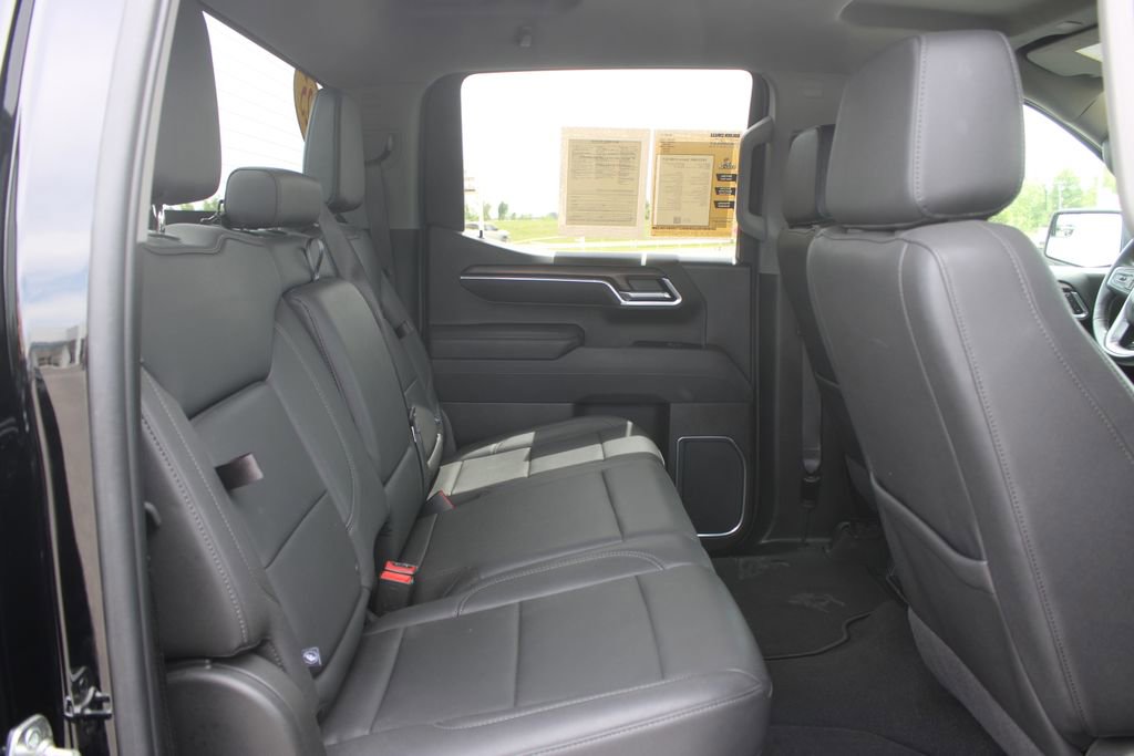 Used 2025 GMC Sierra 1500 SLT AWD/4WD image 29