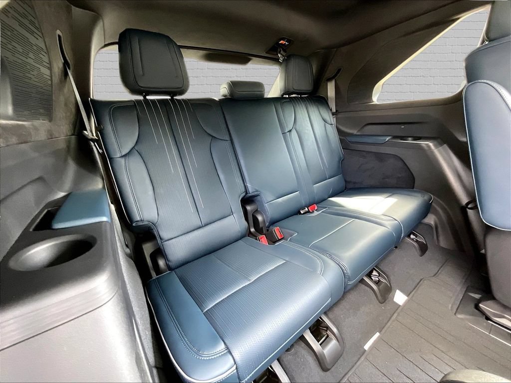 Used 2025 Cadillac Escalade IQ Luxury 2 w/ LPO, Premium Carpet Package AWD/4WD image 23