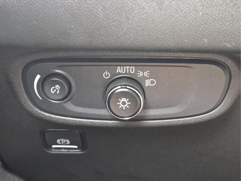 Used 2024 GMC Terrain SLE AWD/4WD image 30