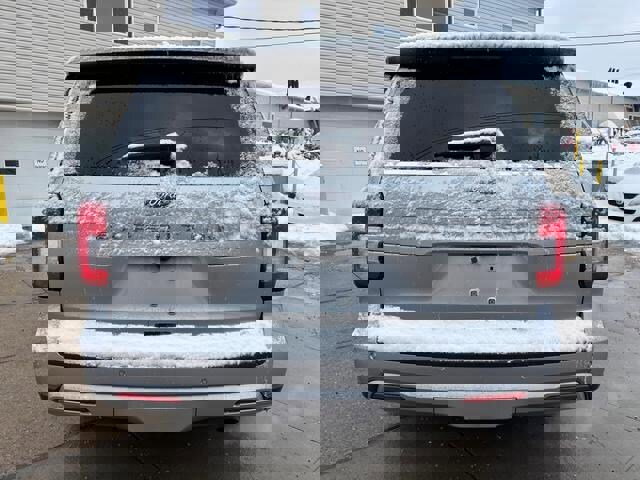 Used 2024 Ford Expedition XLT image 6
