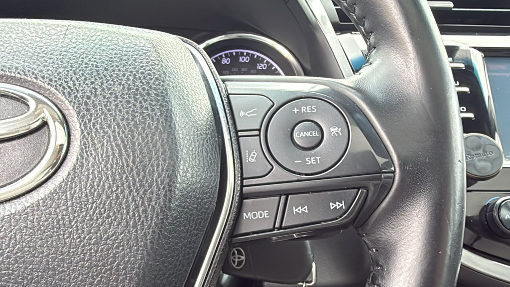 Used 2018 Toyota Camry SE w/ Moonroof Package FWD image 31