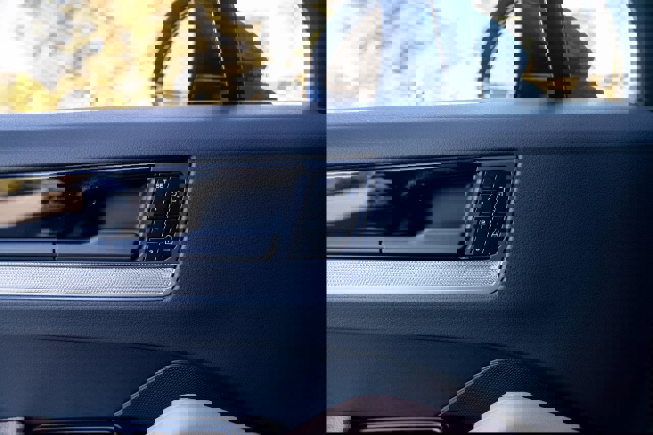 New 2026 Porsche Cayenne S image 26