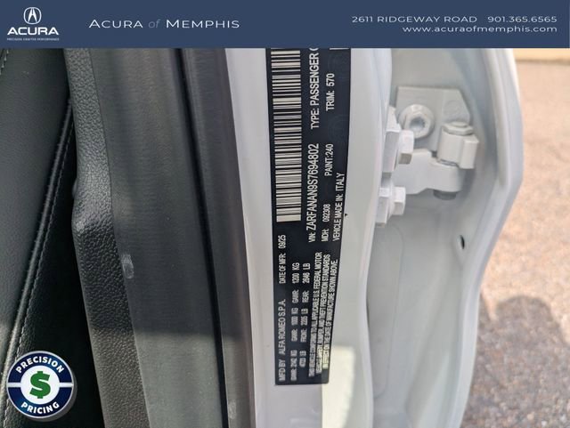 Used 2025 Alfa Romeo Giulia AWD image 32
