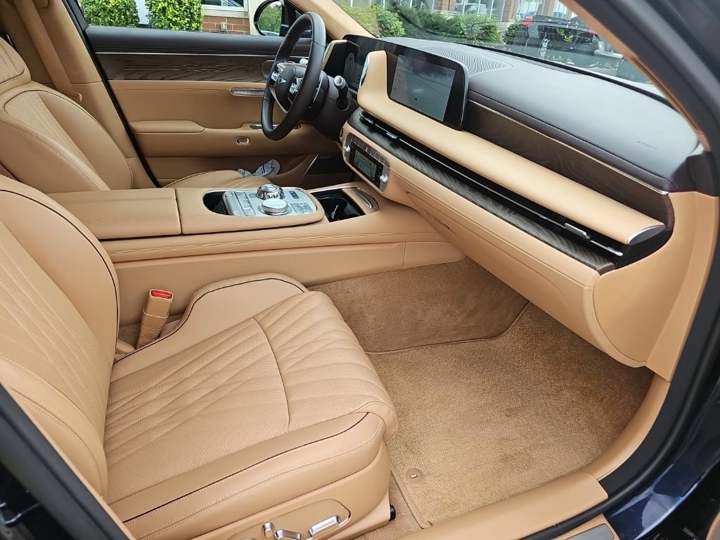 Used 2024 Genesis G90 3.5T AWD/4WD image 31