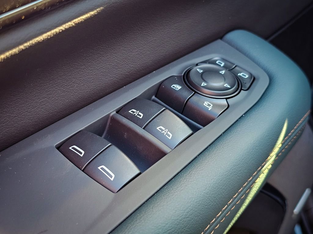 New 2026 GMC Yukon AT4 w/ AT4 Premium Plus Package image 12