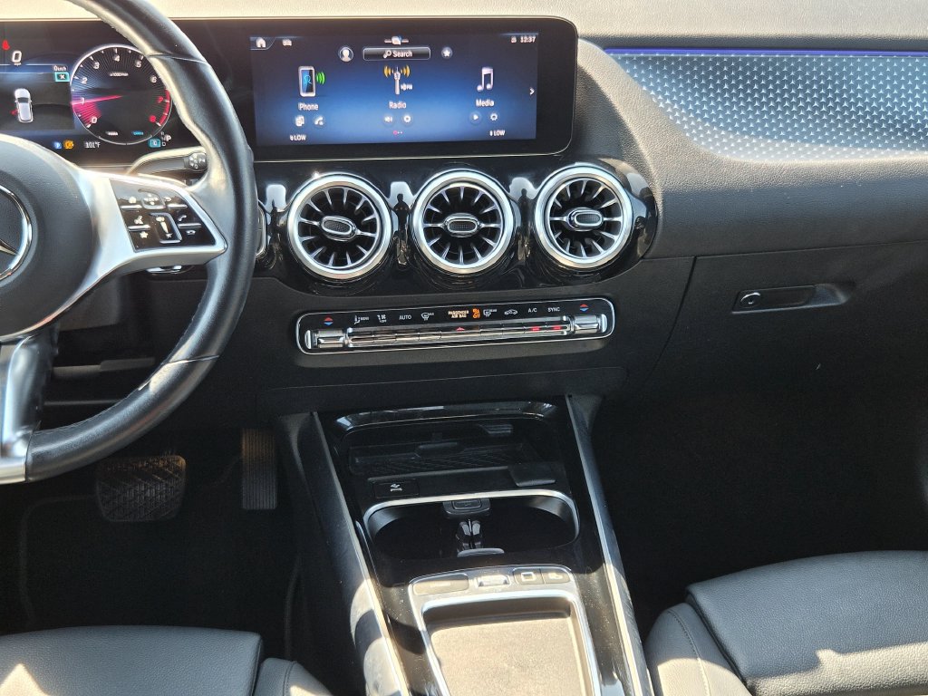 Used 2025 Mercedes-Benz GLA 250 image 16