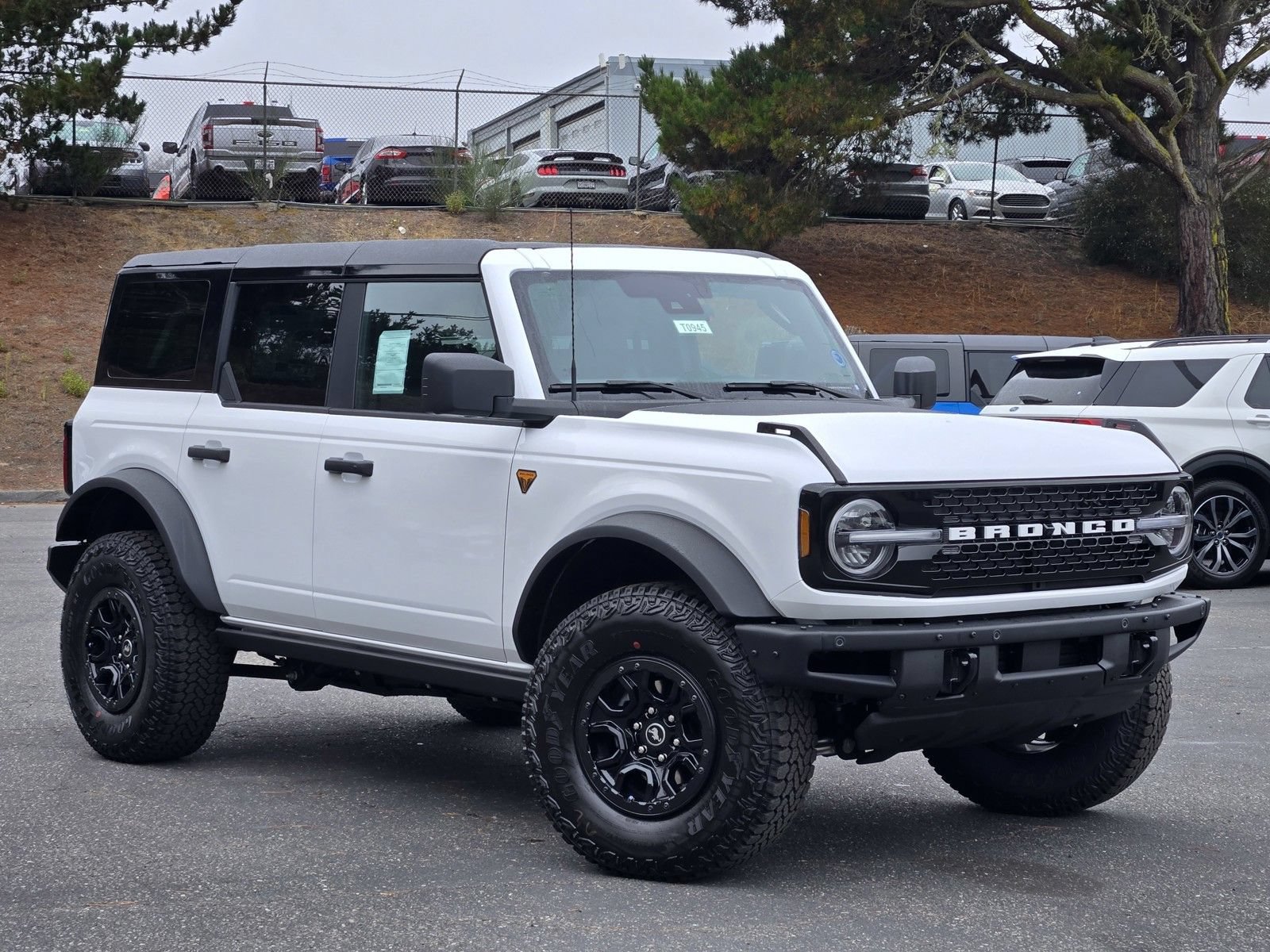 New 2026 Ford Bronco Badlands AWD/4WD image 2