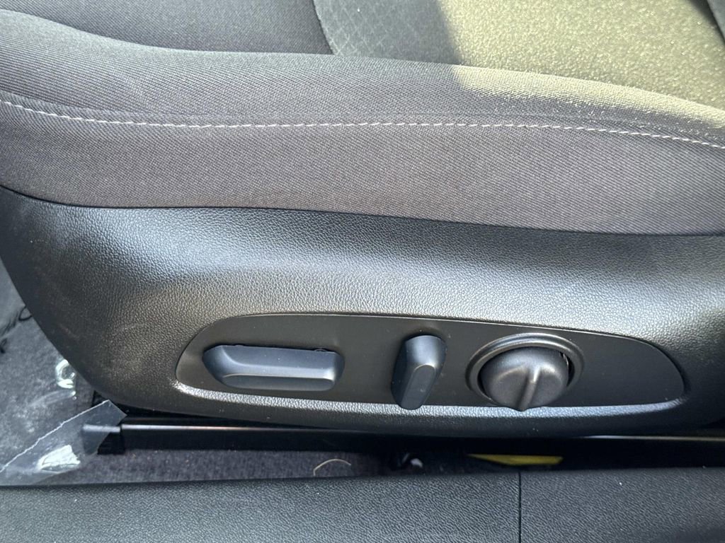 Used 2024 Chevrolet Malibu LT image 20