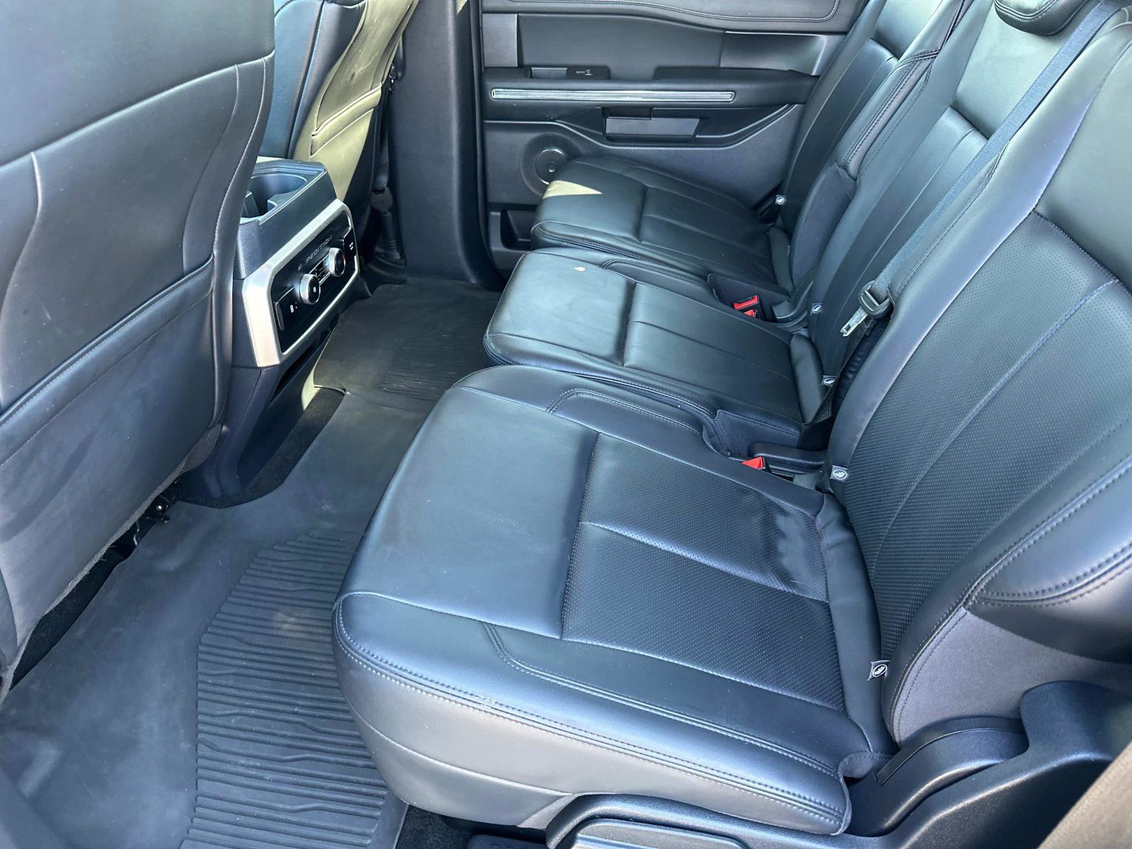 Certified 2024 Ford Expedition XLT AWD/4WD image 11