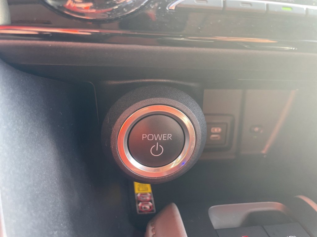 Used 2024 Toyota Venza LE image 19