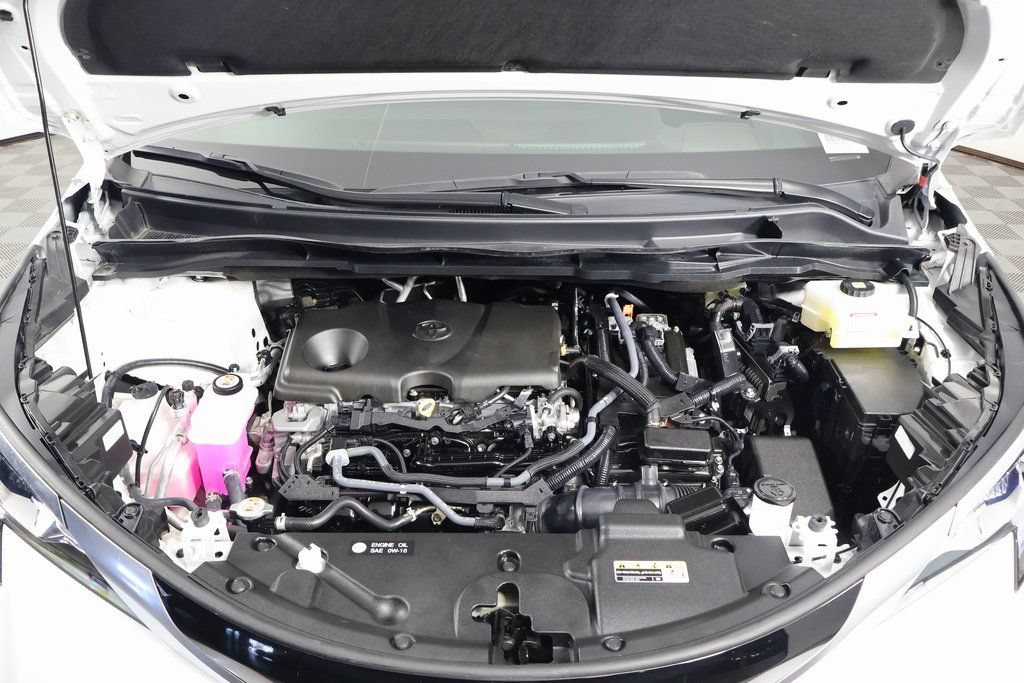 Used 2024 Toyota Sienna Platinum FWD image 16