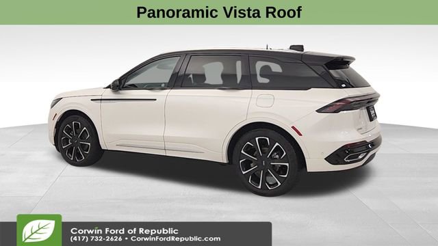 Used 2024 Lincoln Nautilus Reserve w/ Equipment Group 202A image 5