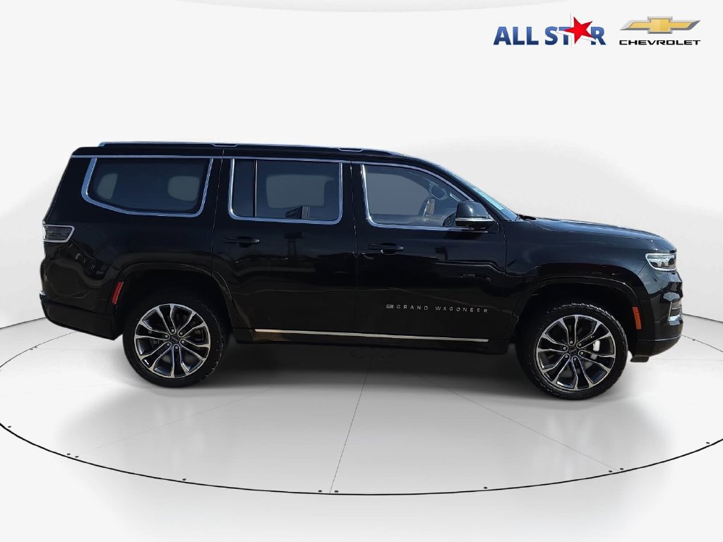 Used 2022 Jeep Grand Wagoneer Series III AWD/4WD image 2