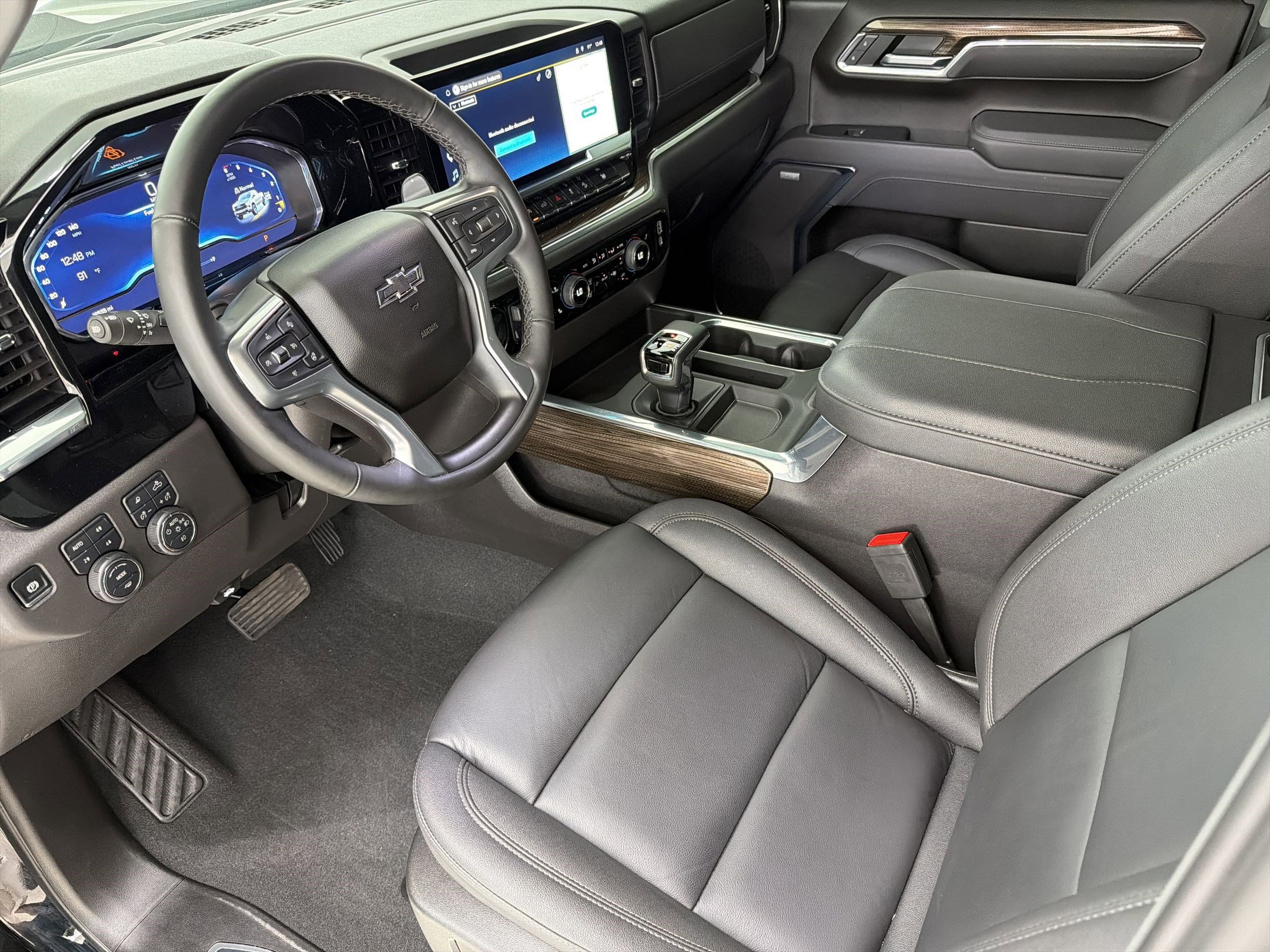 Used 2025 Chevrolet Silverado 1500 LT Trail Boss w/ LT Trail Boss Premium Package image 4