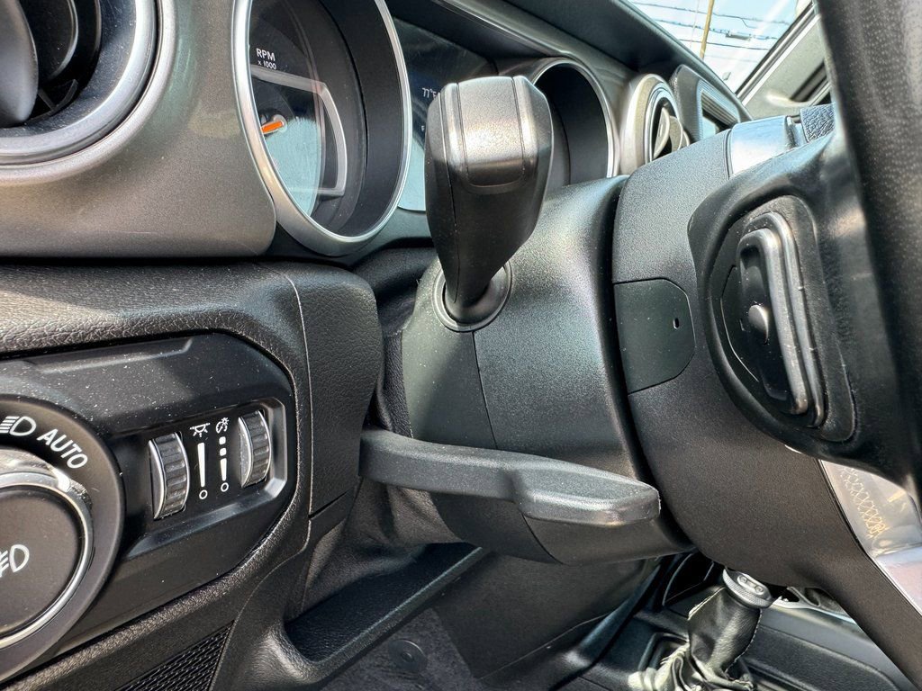 Used 2020 Jeep Wrangler Unlimited Sahara image 40