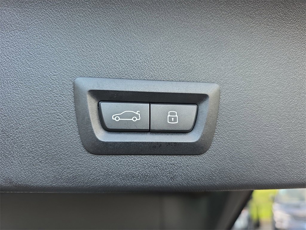 Used 2025 BMW X3 xDrive30i w/ Premium Package image 16