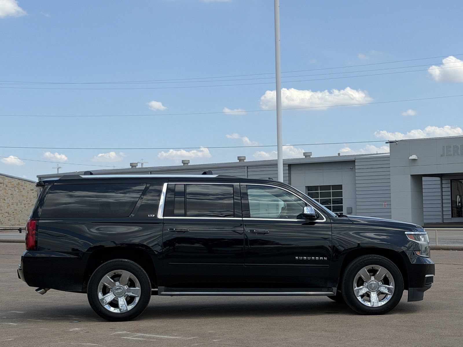 Used 2015 Chevrolet Suburban LTZ AWD/4WD image 3