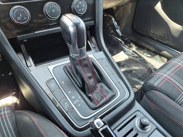 Used 2015 Volkswagen GTI SE FWD image 12