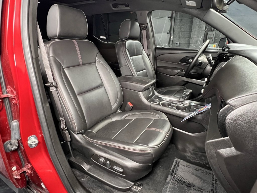 Used 2023 Chevrolet Traverse RS image 4