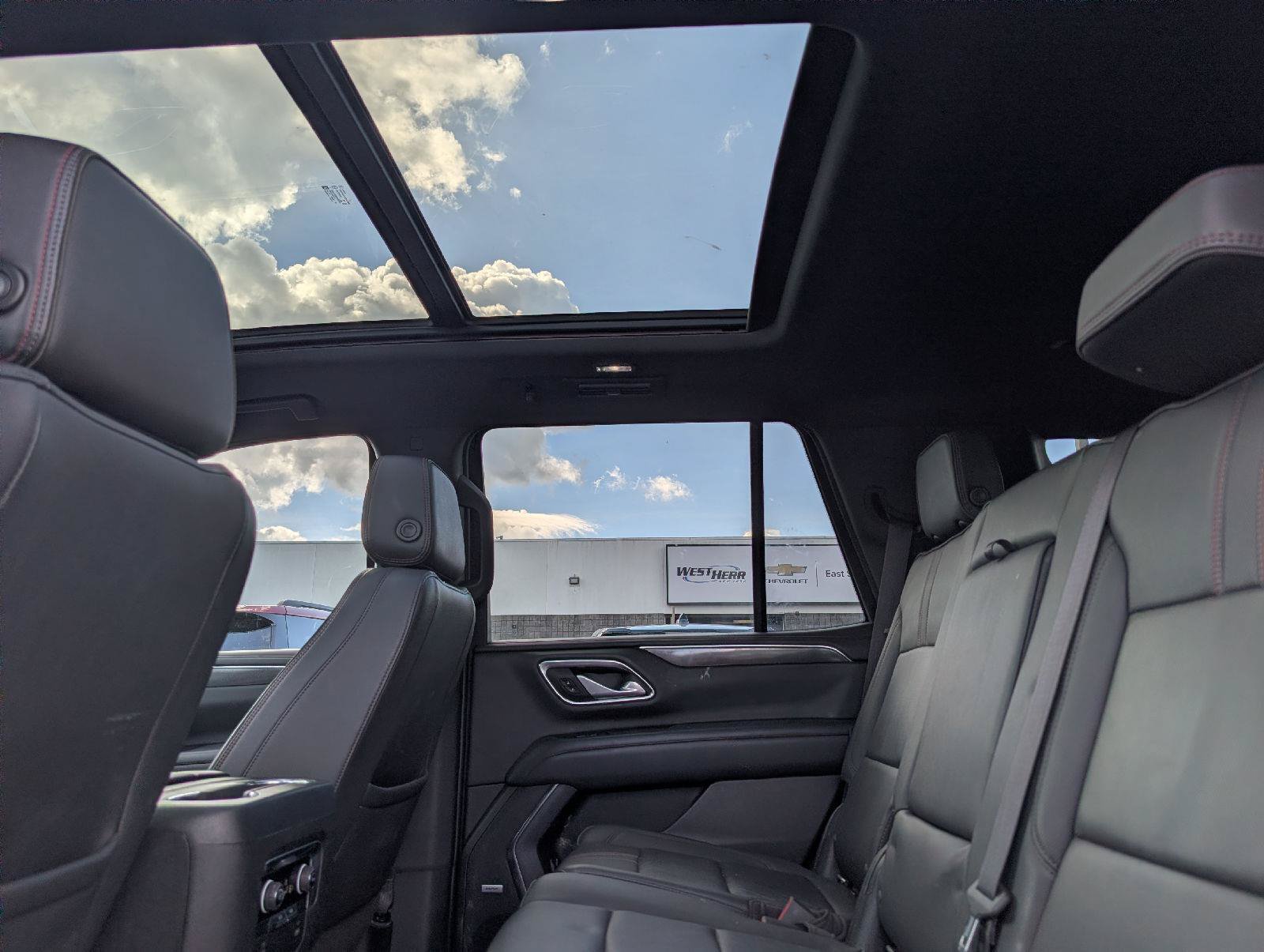 Used 2022 Chevrolet Tahoe RST AWD/4WD image 12