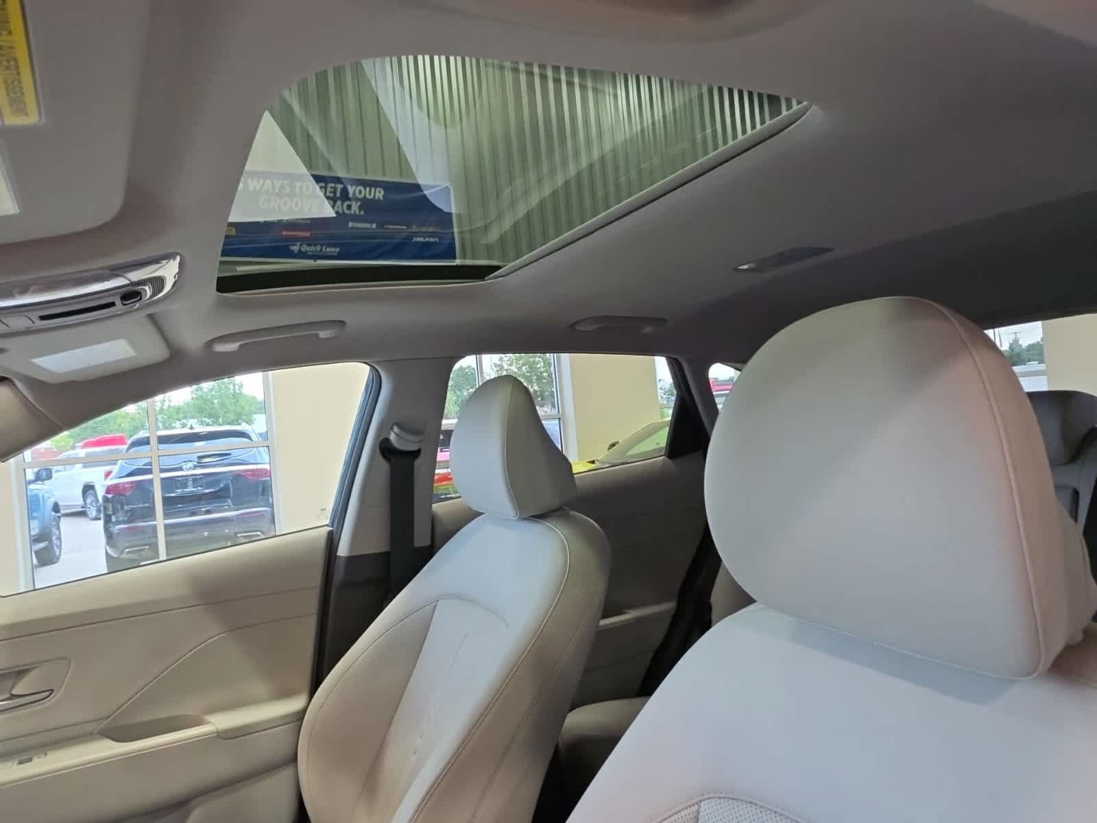 Used 2024 Hyundai Kona Limited AWD/4WD image 17