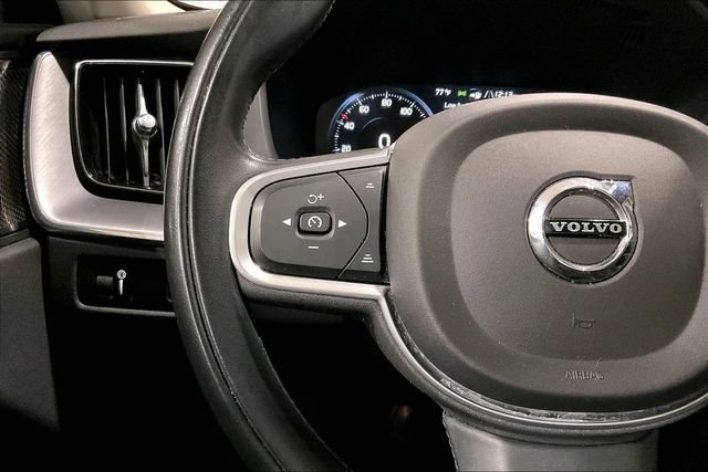 Certified 2021 Volvo XC60 T5 Momentum w/ Advanced Package AWD/4WD image 21
