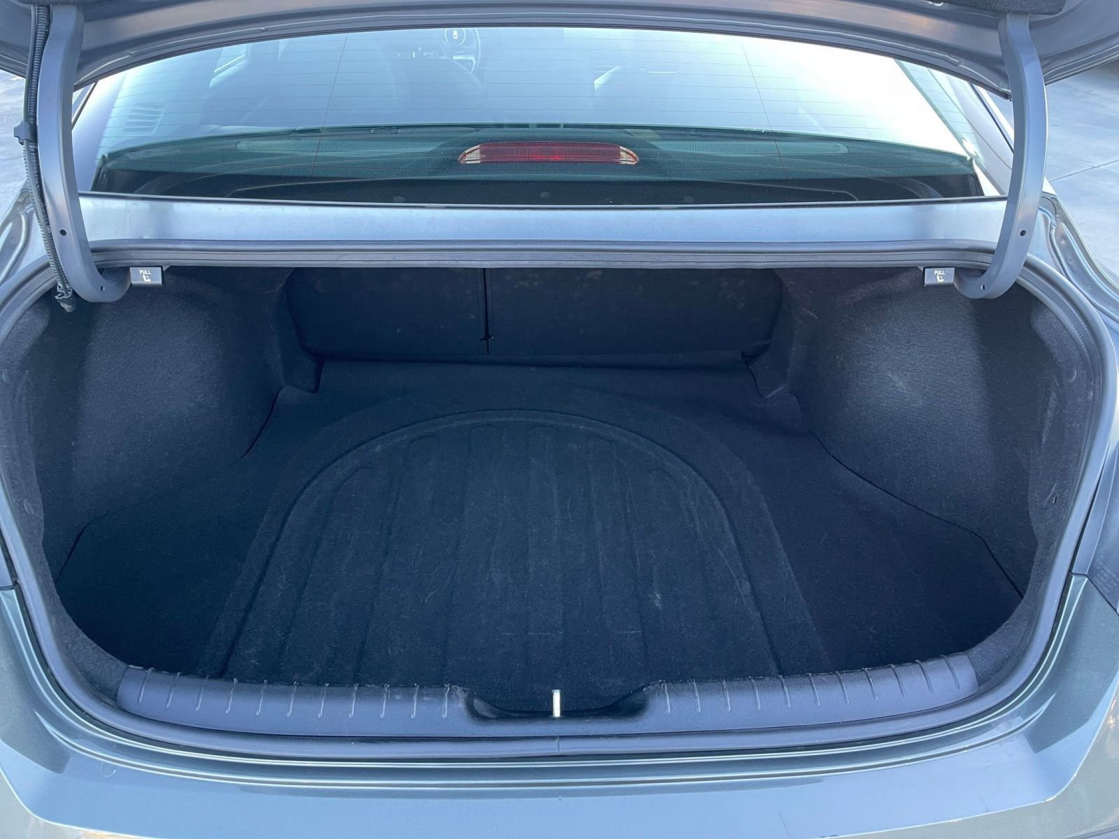 Used 2025 Hyundai Elantra Limited image 33