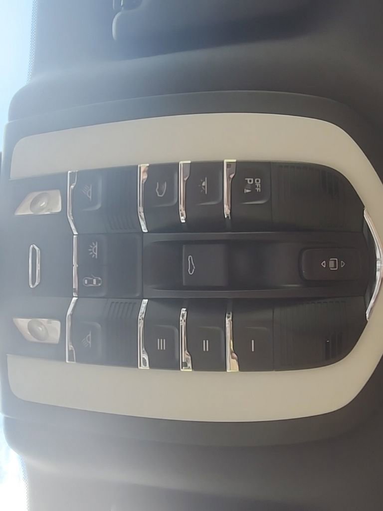 Used 2018 Porsche Macan S AWD/4WD image 41