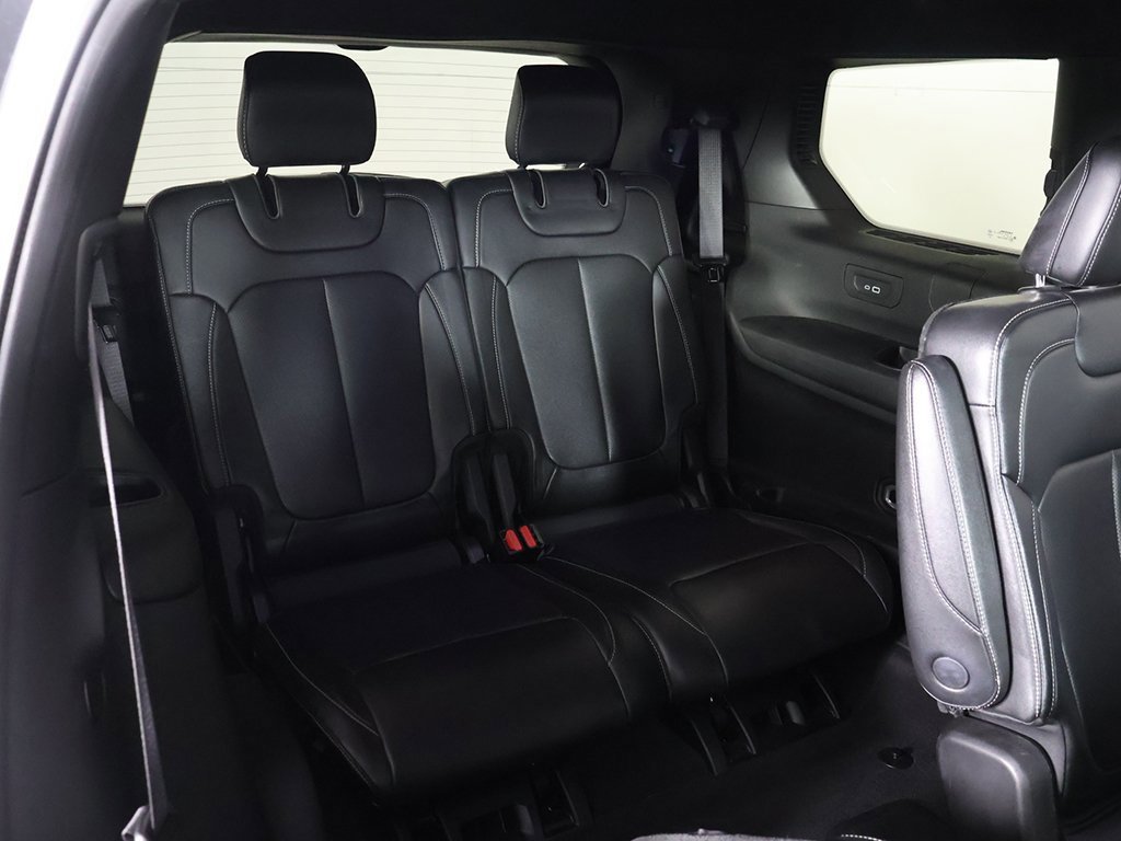 Used 2024 Jeep Grand Cherokee L Limited w/ Luxury Tech Group II image 41