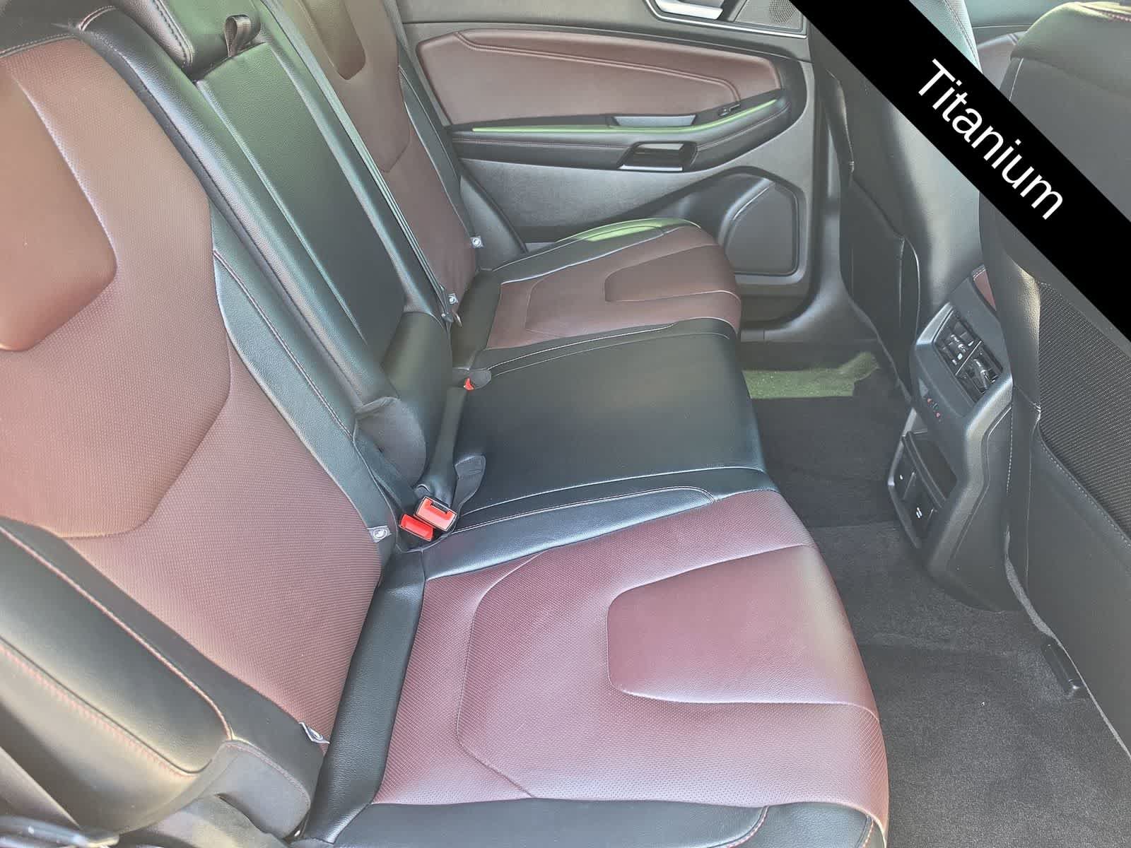 Used 2020 Ford Edge Titanium w/ Equipment Group 301A AWD/4WD image 18