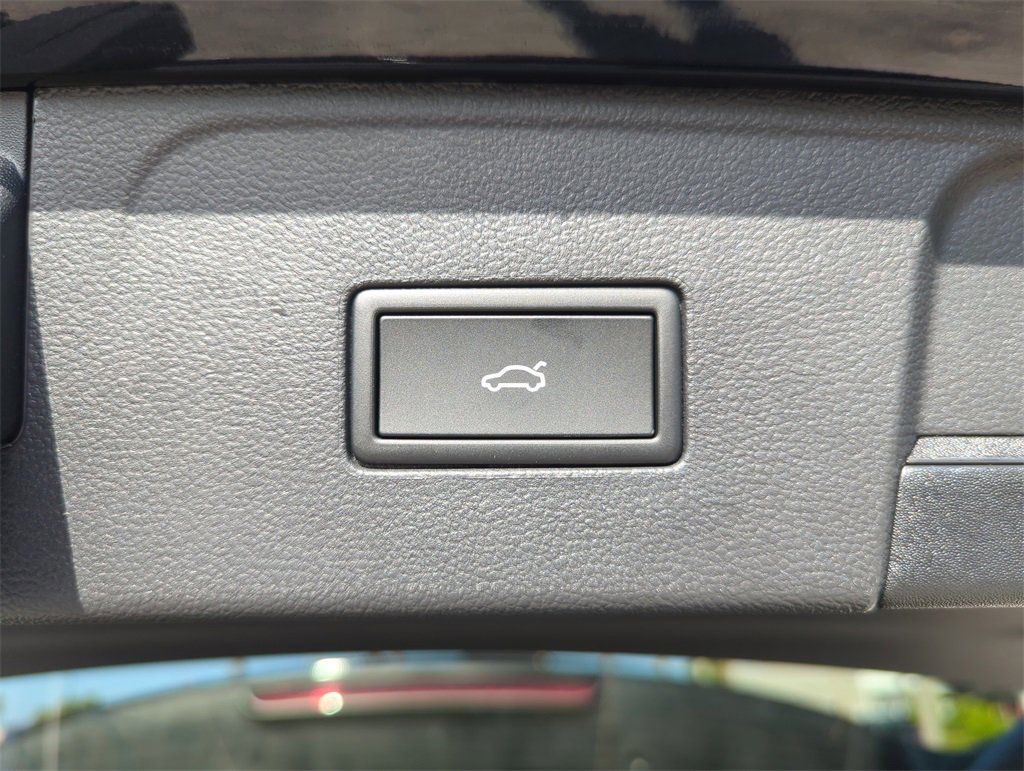 New 2026 Volkswagen Atlas SE image 17