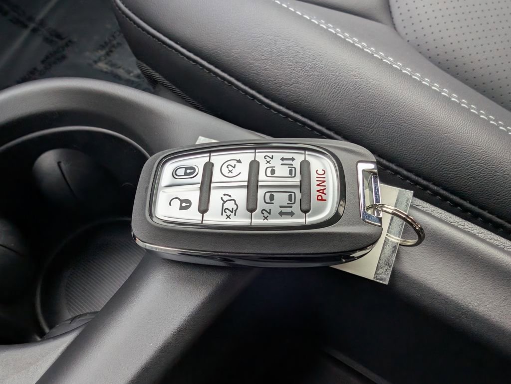 New 2026 Chrysler Voyager LX image 20