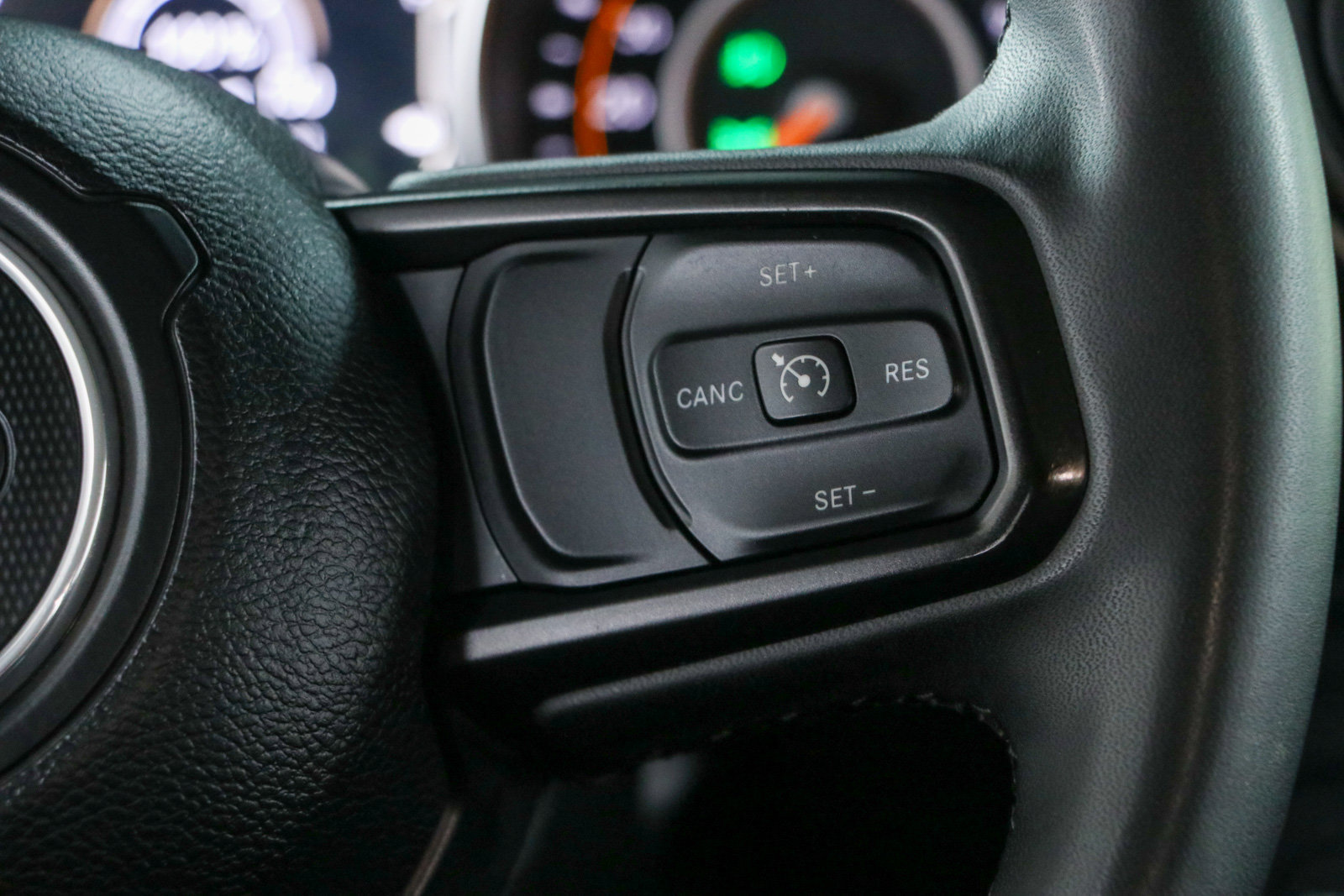 Used 2023 Jeep Gladiator Sport AWD/4WD image 14