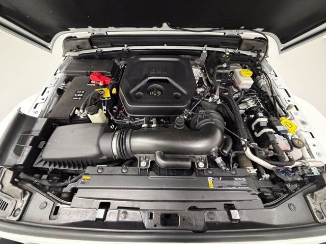 Used 2025 Jeep Wrangler Unlimited Sahara AWD/4WD image 25