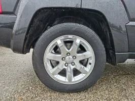 Used 2012 Jeep Liberty Limited w/ Tire & Wheel Group image 10