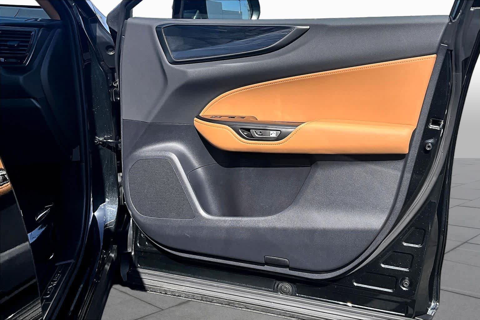 Used 2022 Lexus NX 350h AWD image 22