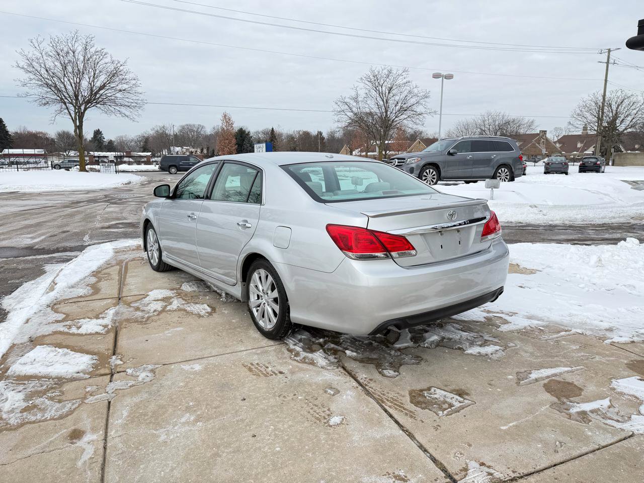 Used 2012 Toyota Avalon Limited image 7